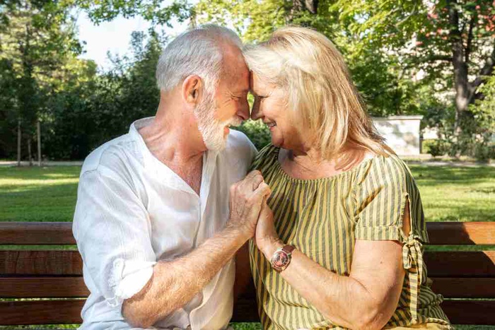 Senior Dating in Hallandale