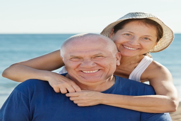  Portrait of smiling mature couple