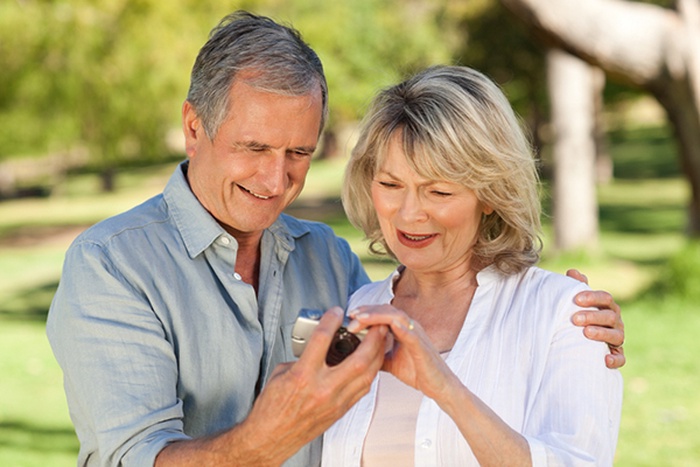 Senior Dating in Roslyn