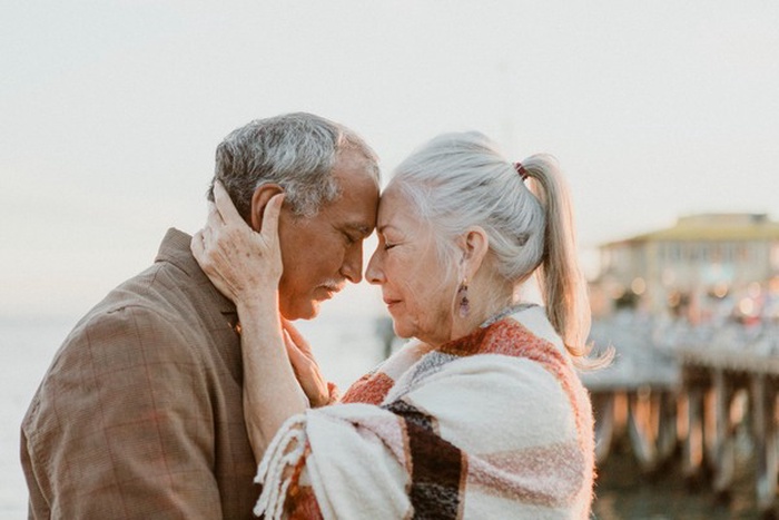 C&eacute;libataires seniors fran&ccedil;ais