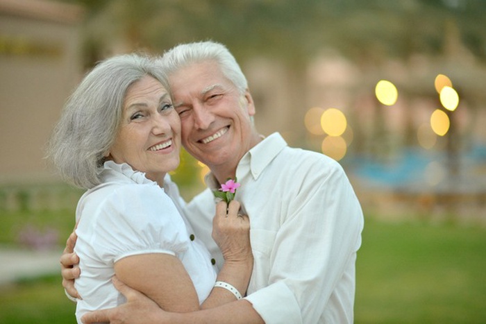 C&eacute;libataires-seniors-fran&ccedil;ais