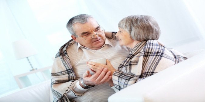 couple communicating calmly in dating