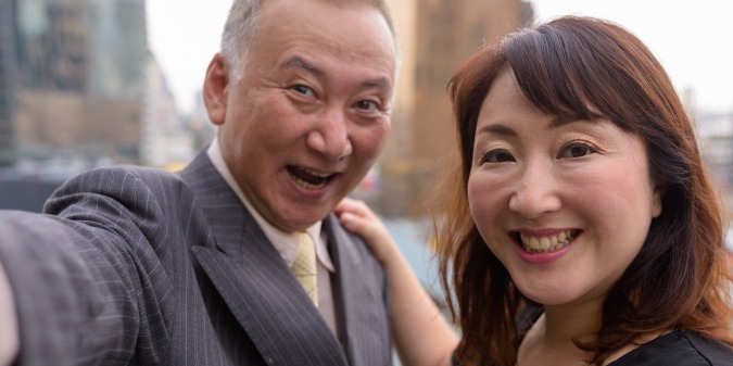 シニア婚活の平均年齢は