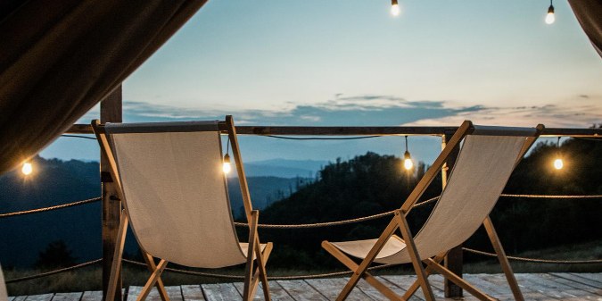 why-glamping-is-a-good-choice-for-seniors