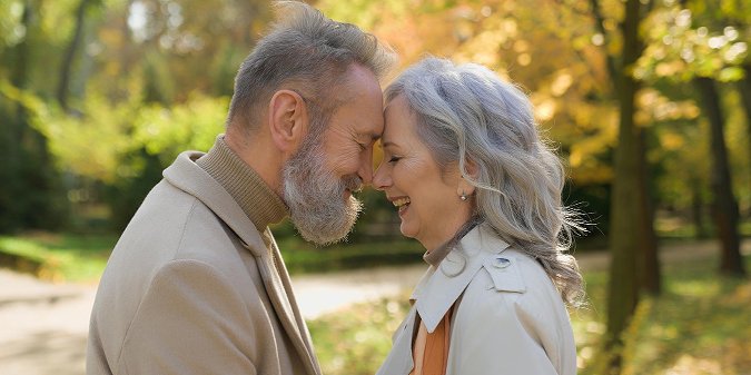 How to date as an older person?